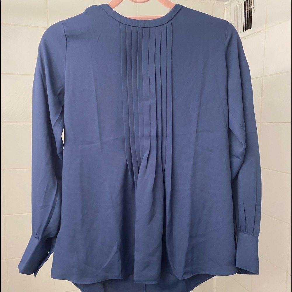 🔵Pleated blouse with tie-back